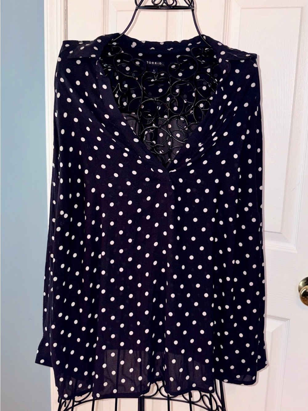torrid size 1 Black and White Polka Dot Blouse